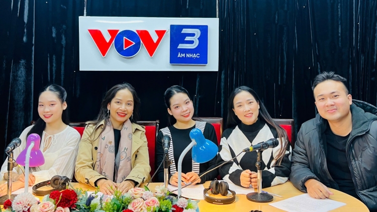 Tứ Quý Band-Lưu Giữ Hồn Việt