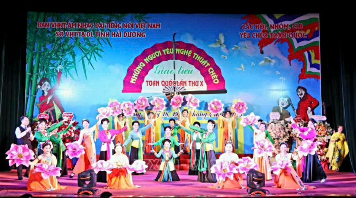 Tiết mục mở màn Lễ khai mạc - Trẩy hội làng Chèo