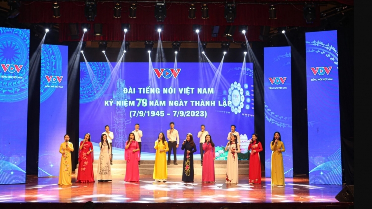 Lễ trao giải thưởng Tiếng nói Việt Nam - Sao tháng 9