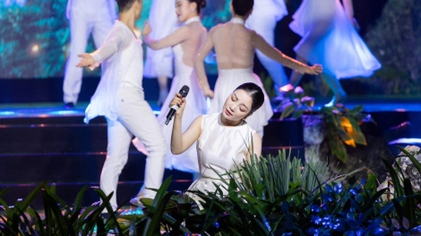 Phạm Thu Hà gặp mảnh hồn của nhạc sĩ Văn Cao khi cô hát “Suối Mơ”