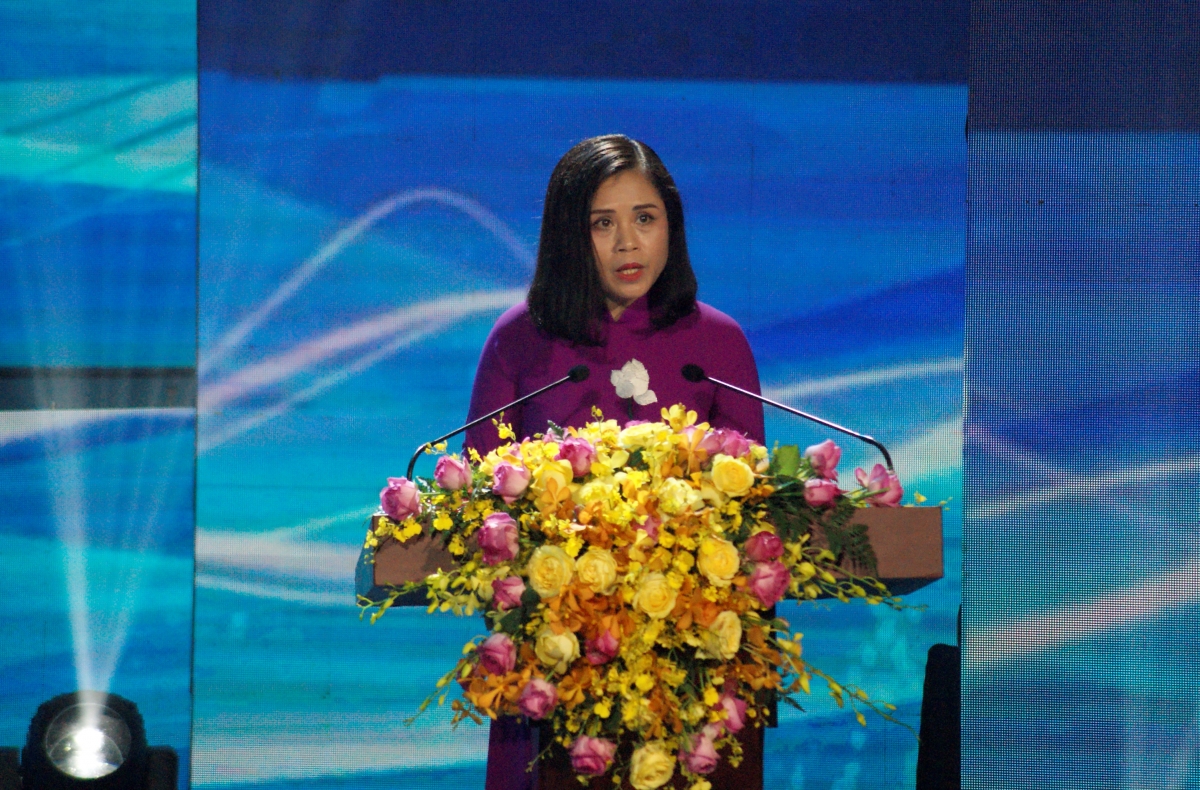 Bà Ninh thị Thu Hương, Cục trưởng Cục Văn hóa Cơ sở nhận xét về nội dung và chất lượng các chương trình tại Hội diễn.