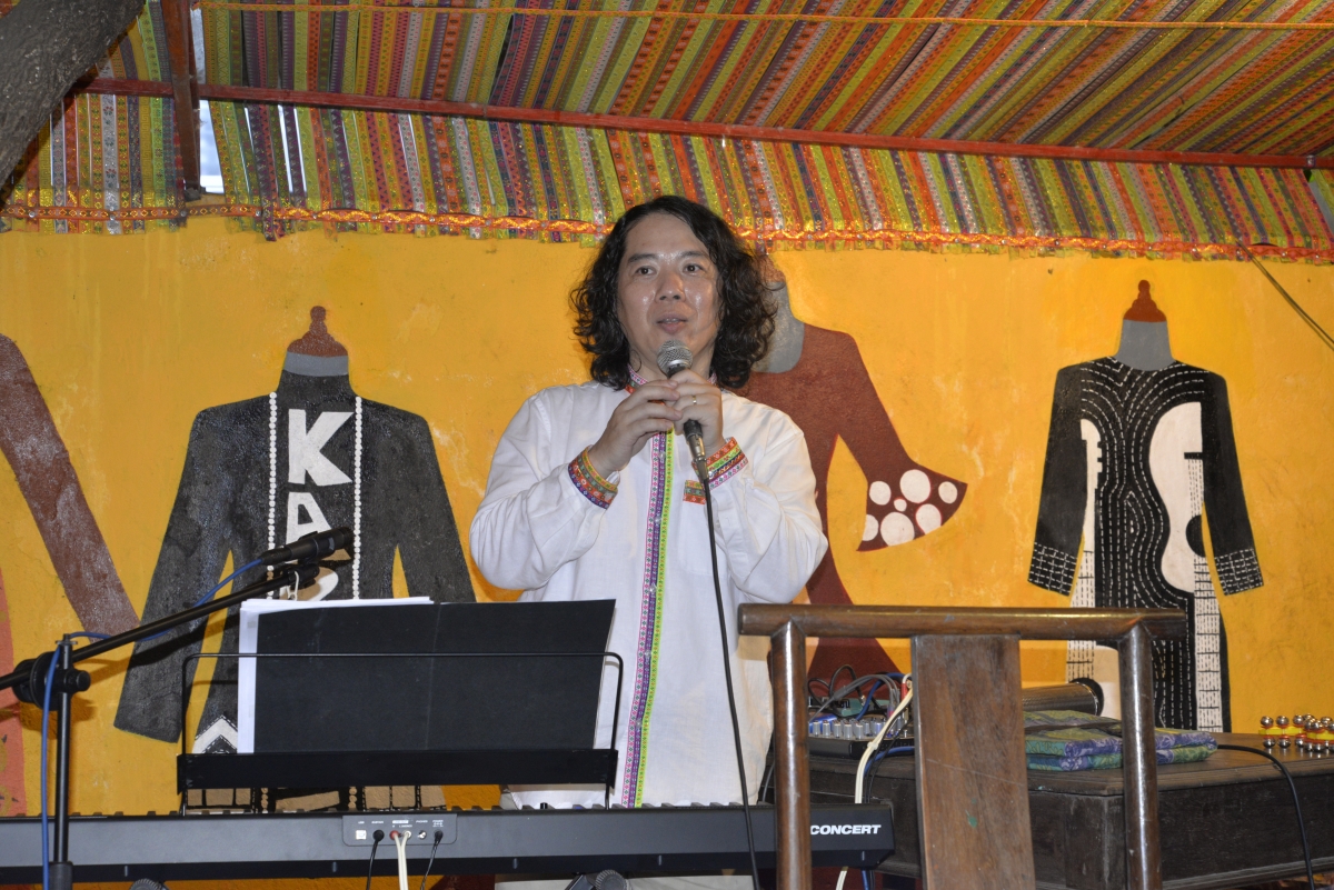 Thạc sĩ, nhạc sĩ Đỗ Kiên Cường tại buổi hòa nhạc "Những khoảng khắc truyện Kiều" tại quán Diego Chula Fashion House.