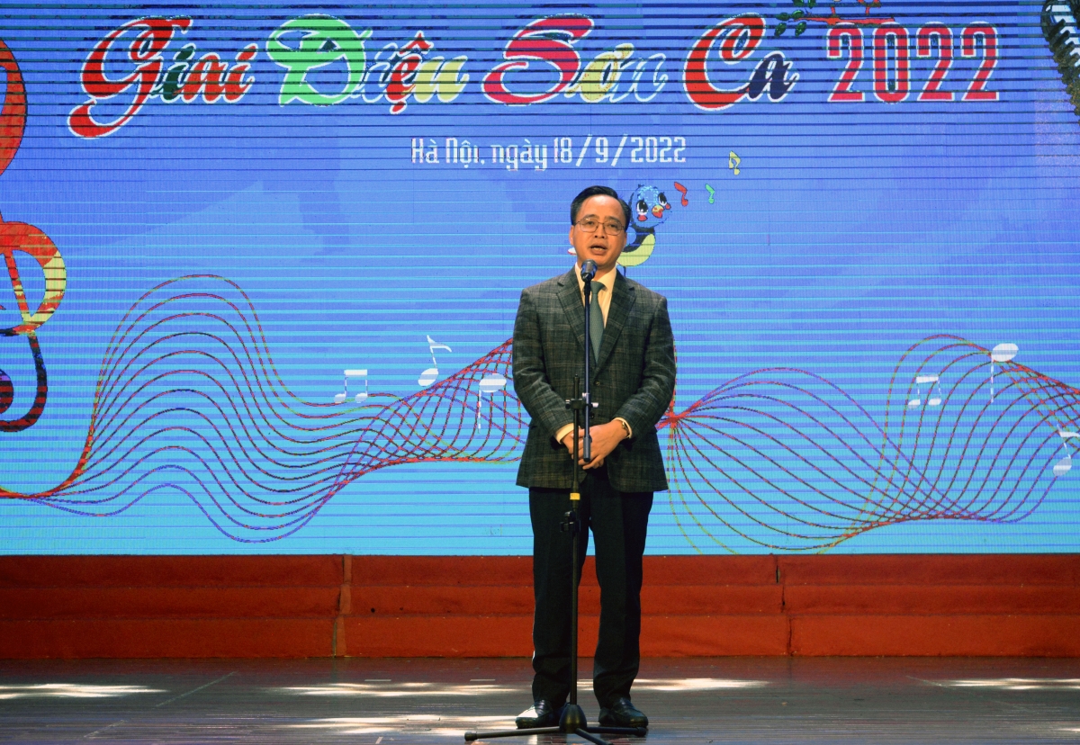 Nhà báo Phạm Mạnh Hùng, phó Tổng Giám đốc Đài TNVN phát biểu khai mạc đêm Gala.