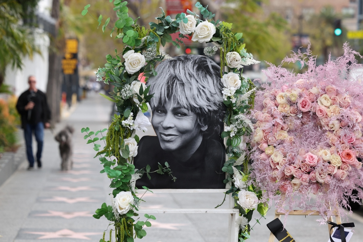 Tưởng nhớ nữ ca sĩ Tina Turner trên Đại lộ Danh vọng ở Los Angeles, Mỹ. Nguồn: Reuters.