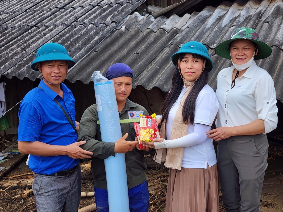 Chị Phương Hạnh – Một Doanh nghiệp Hà Nội thực hiện Hành trình Nhân ái tới với bà con xã Khoen On