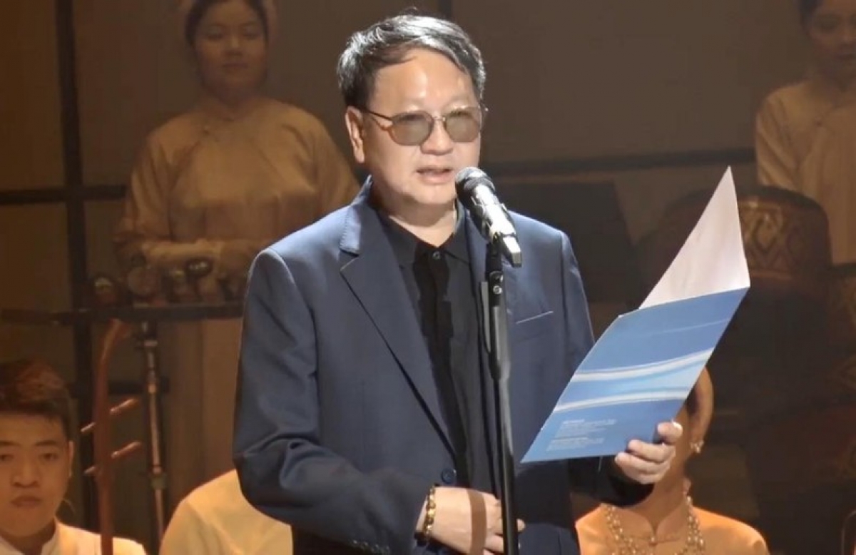 Thiếu tướng, Nhạc sỹ Đức Trịnh, Chủ tịch Hội Nhạc sỹ Việt Nam phát biểu tại chương trình