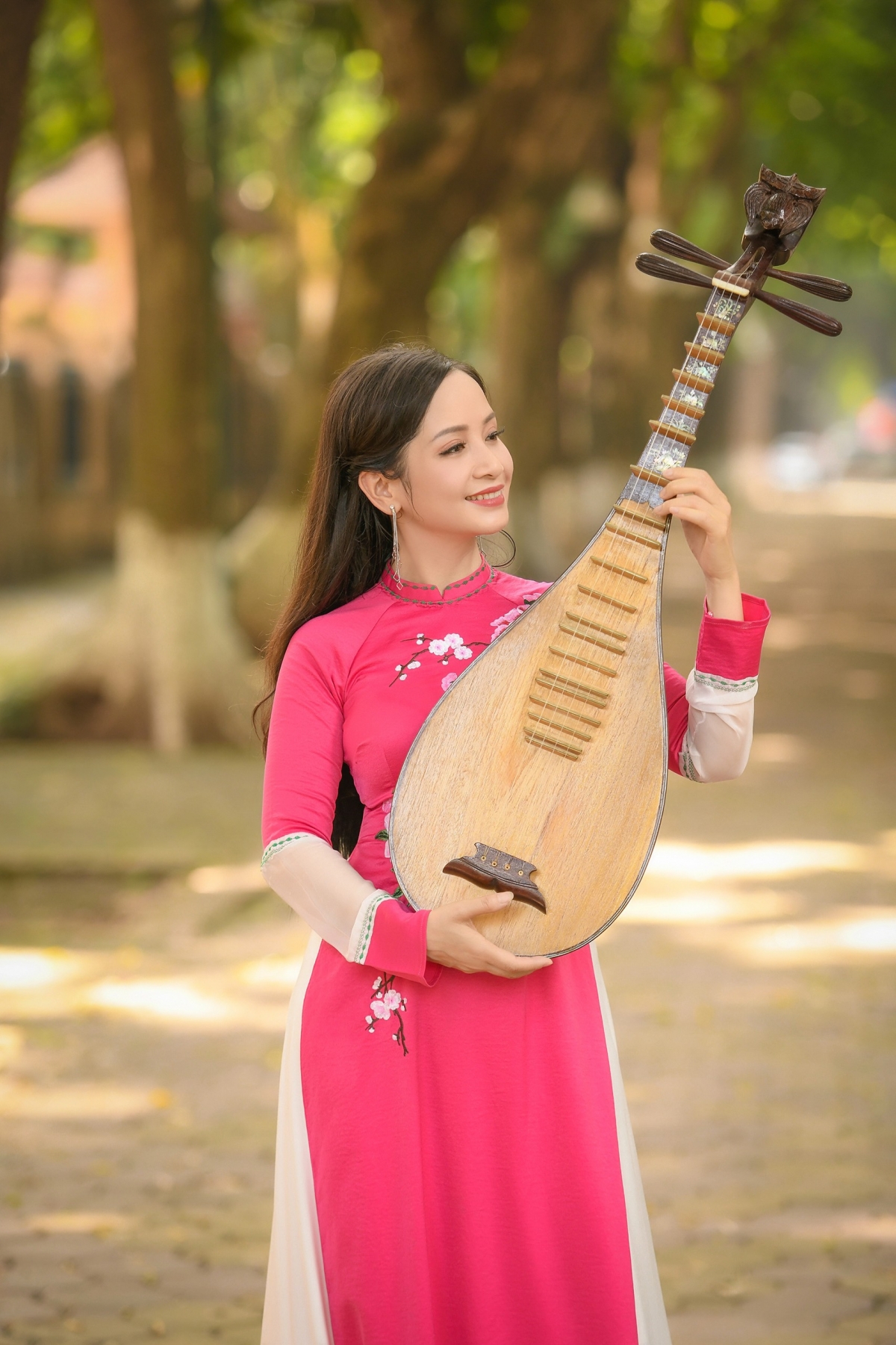 Thạc sĩ , giảng viên đàn Tỳ Bà Vũ Diệu Thảo - Học Viện Âm Nhạc Quốc Gia Việt Nam