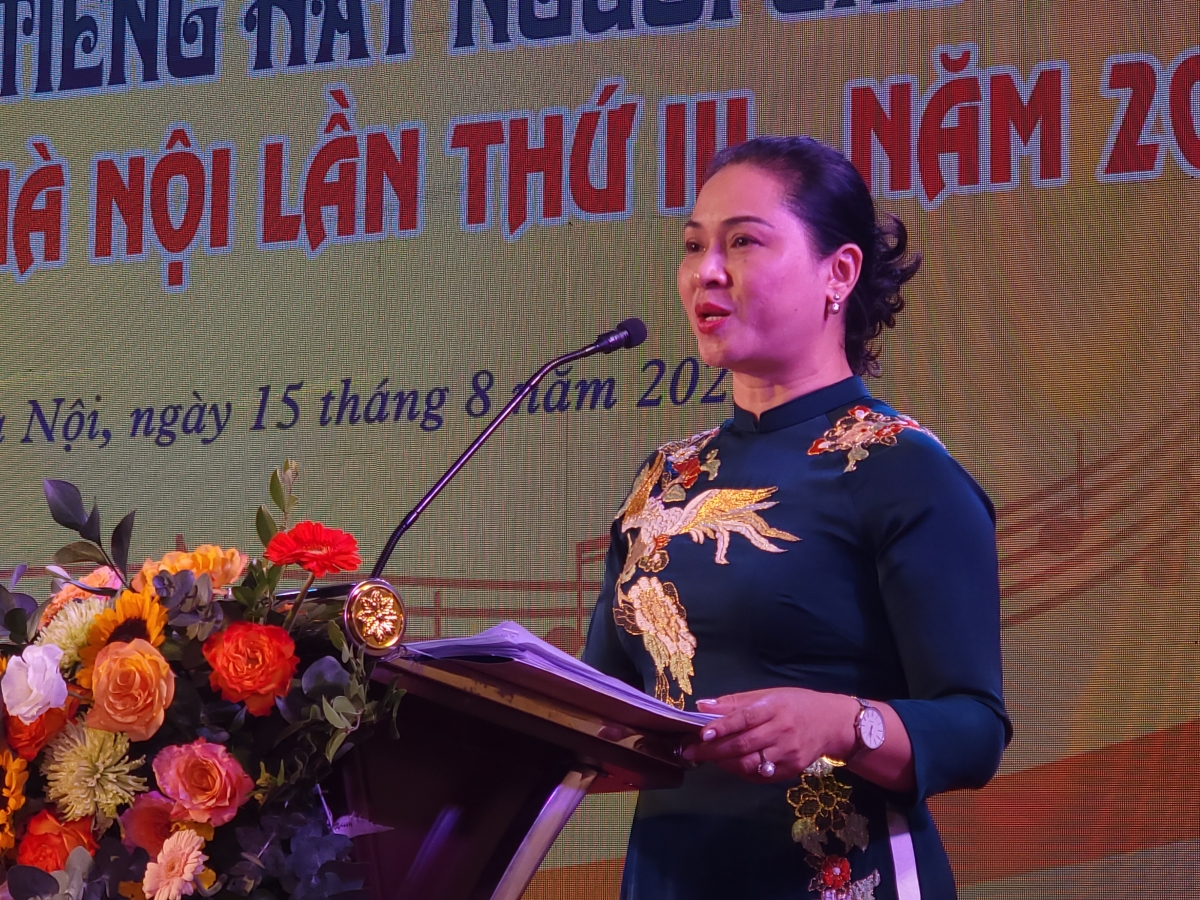 Bà Lý thị Thúy Hạnh, Giám đốc Trung tâm Văn hóa Thành phố Hà nội, phó Trưởng ban tổ chức đánh giá tổng kết Liên hoan.